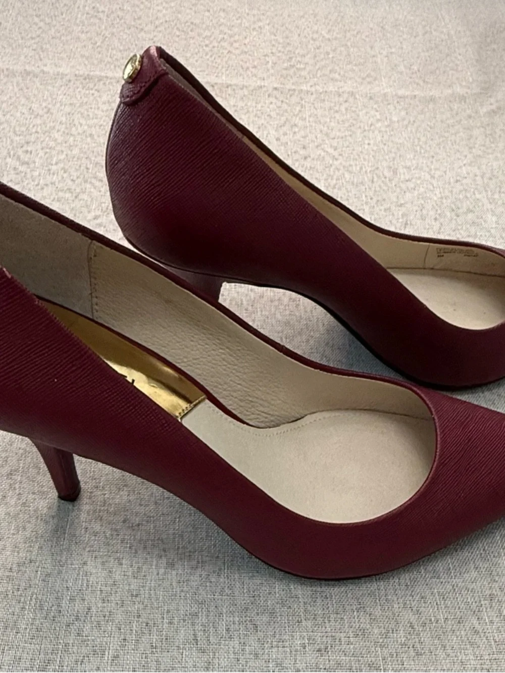 Michael Kors Merlot Saffiano Leather Flex Mid Pumps – Size 8M